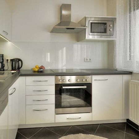 Carin Deluxe II Appartement Wenen Buitenkant foto
