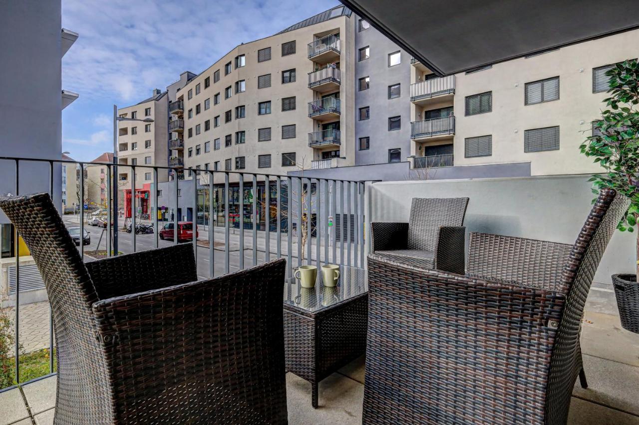 Carin Deluxe II Appartement Wenen Buitenkant foto