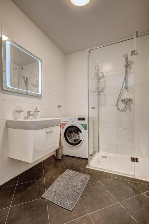 Carin Deluxe II Appartement Wenen Buitenkant foto
